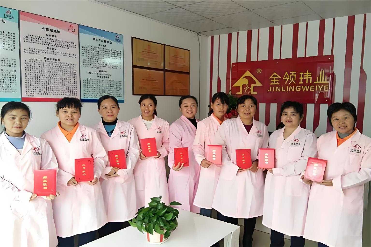 威廉希尔平台月嫂猛摇婴儿头部引争议母婴护理培训成行业破局关键(图4)