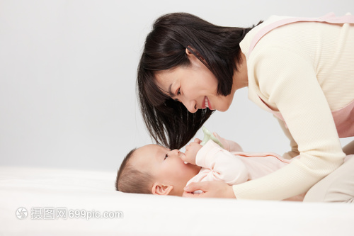 招聘热潮来袭操作工月嫂快递分拣员等岗位虚位以待